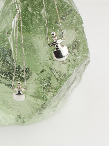 MOYENNE PERFUME BOTTLE NECKLACE